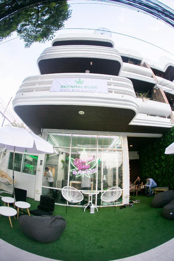 420 Hostel - Ekkamai Buds & Beds Bangkok Exterior photo