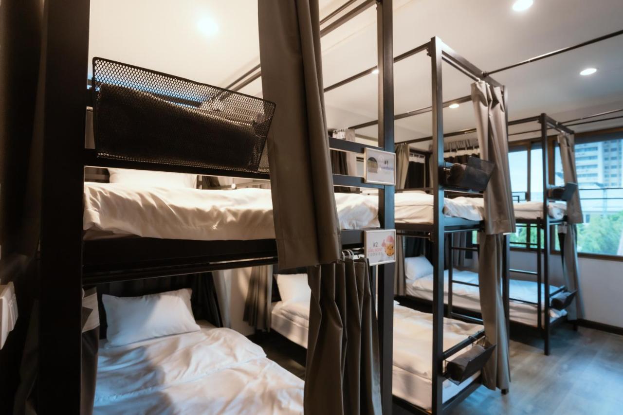 420 Hostel - Ekkamai Buds & Beds Bangkok Exterior photo