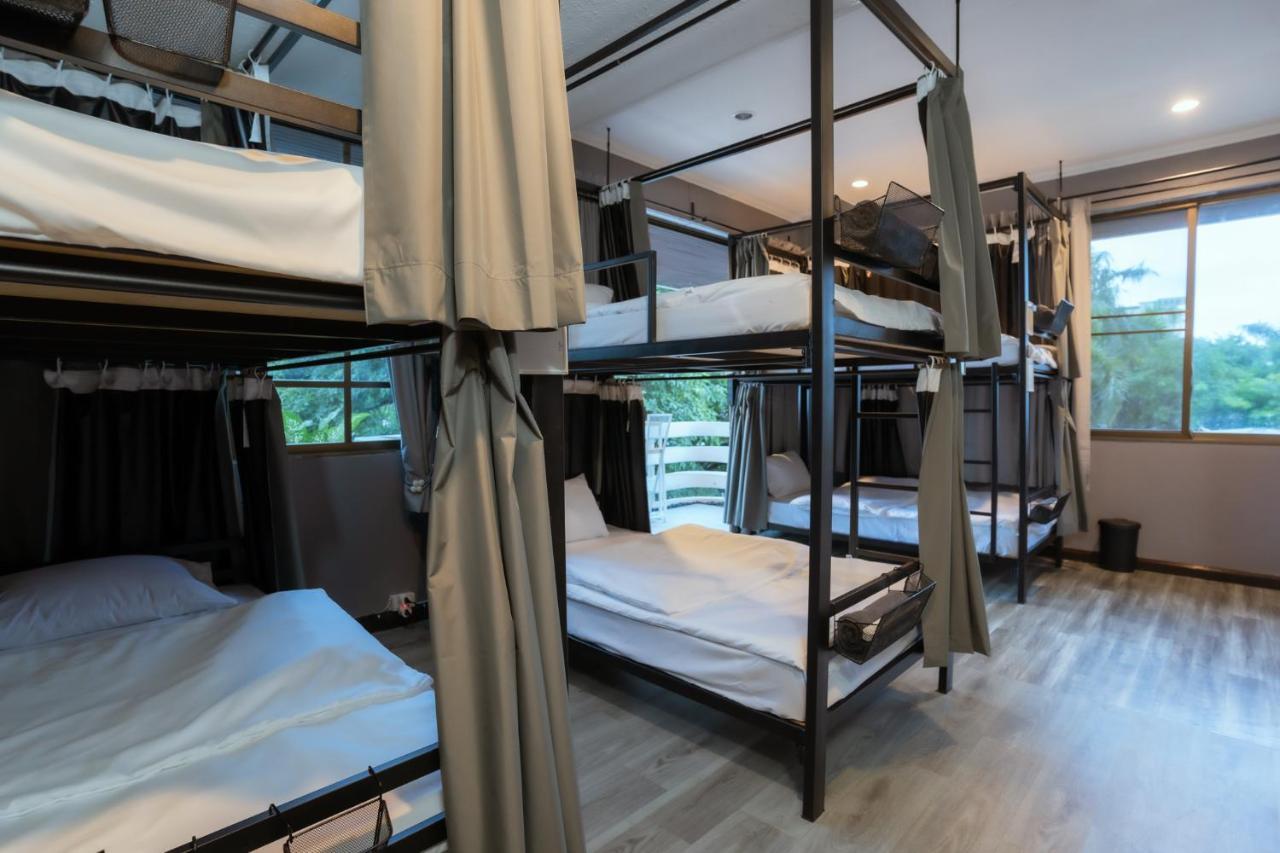420 Hostel - Ekkamai Buds & Beds Bangkok Exterior photo