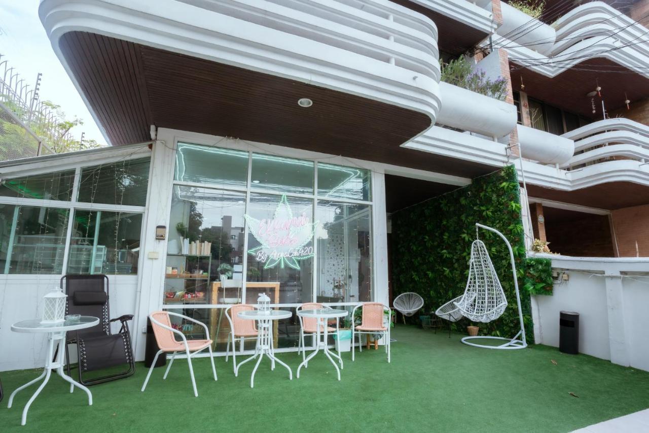 420 Hostel - Ekkamai Buds & Beds Bangkok Exterior photo