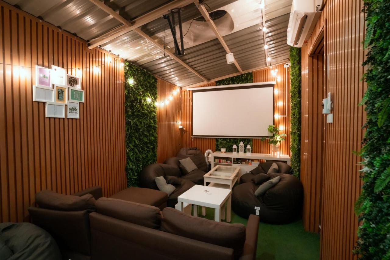 420 Hostel - Ekkamai Buds & Beds Bangkok Exterior photo