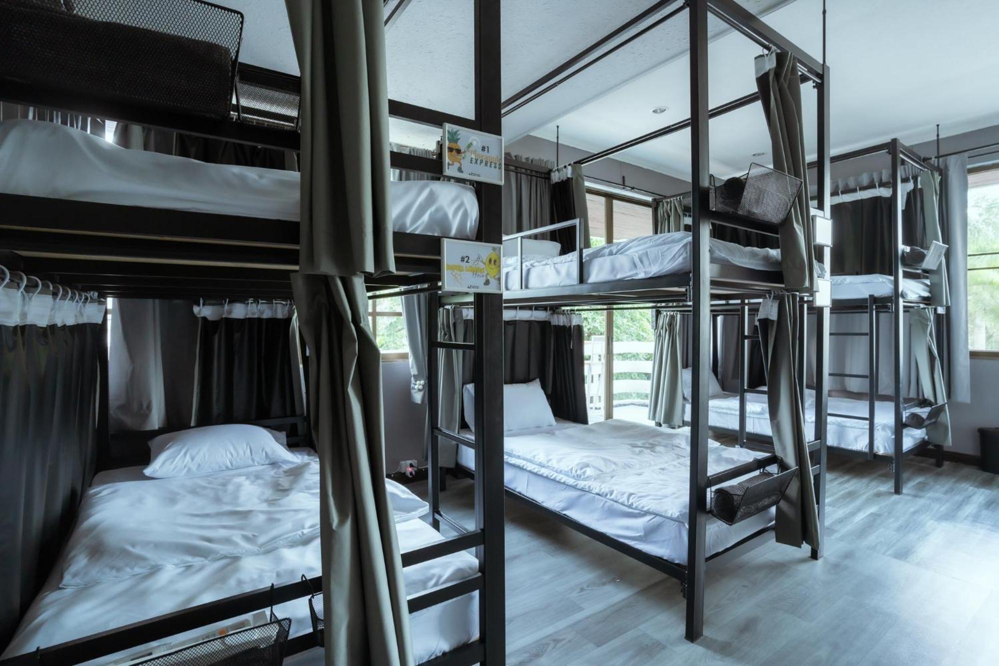 420 Hostel - Ekkamai Buds & Beds Bangkok Exterior photo
