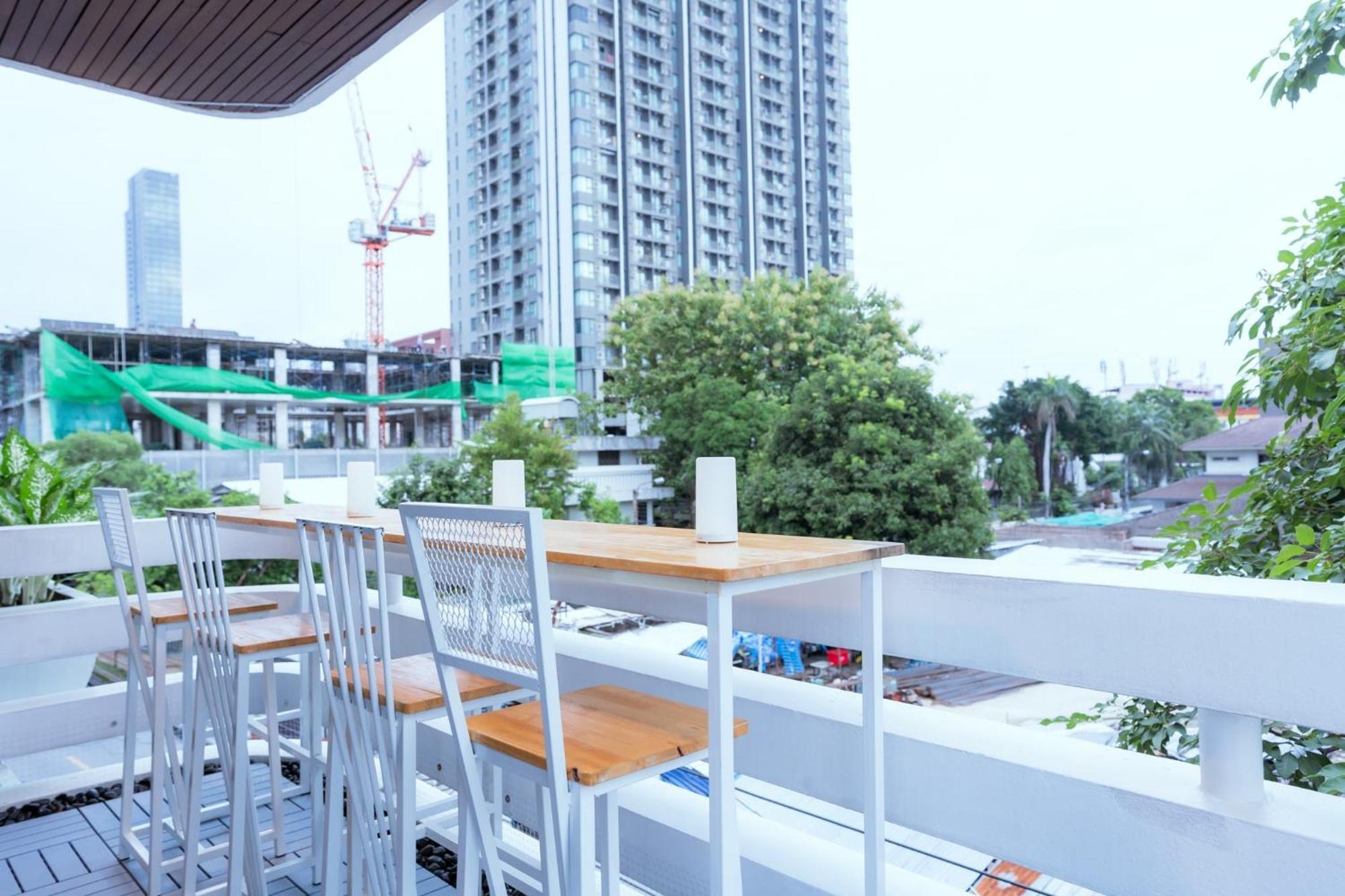 420 Hostel - Ekkamai Buds & Beds Bangkok Exterior photo