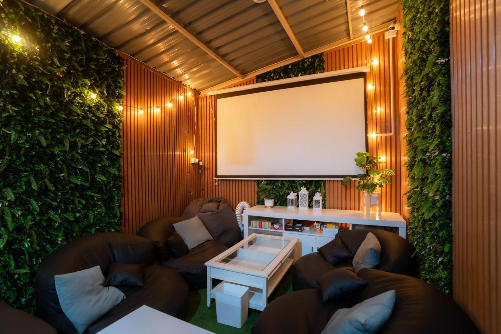 420 Hostel - Ekkamai Buds & Beds Bangkok Exterior photo