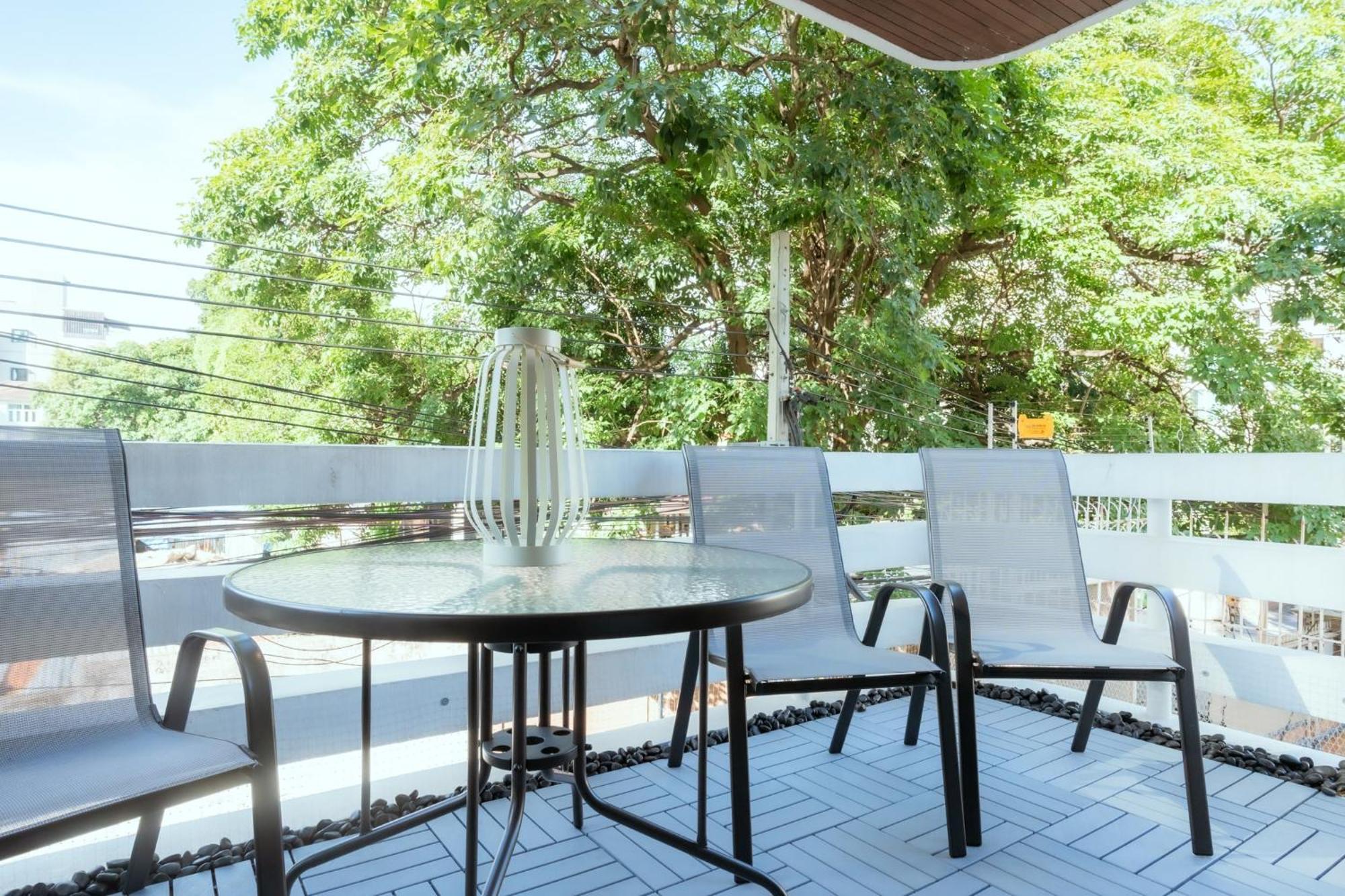 420 Hostel - Ekkamai Buds & Beds Bangkok Exterior photo